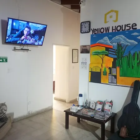 Yellow House Hostel-2